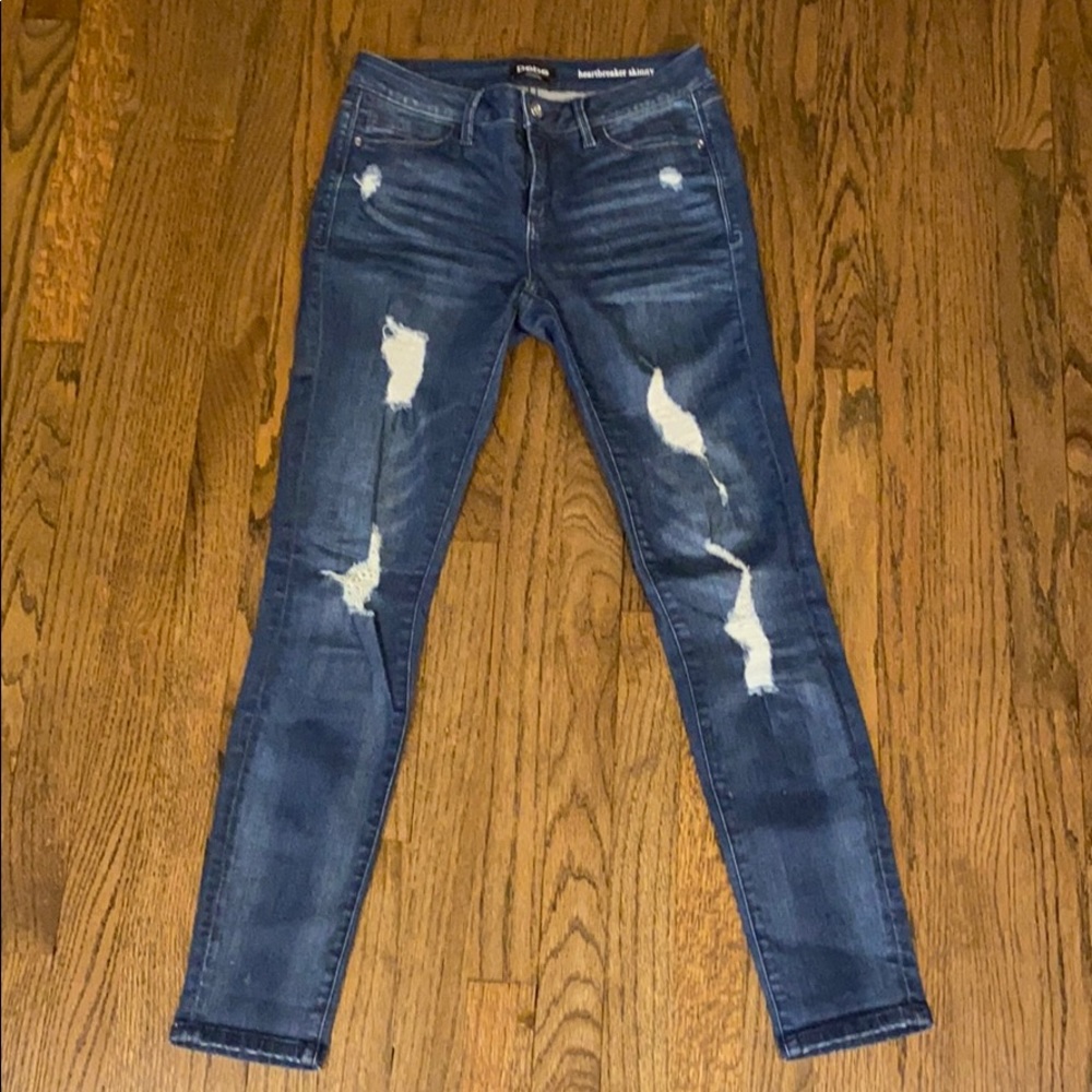 Bebe heartbreaker distressed skinny size 28